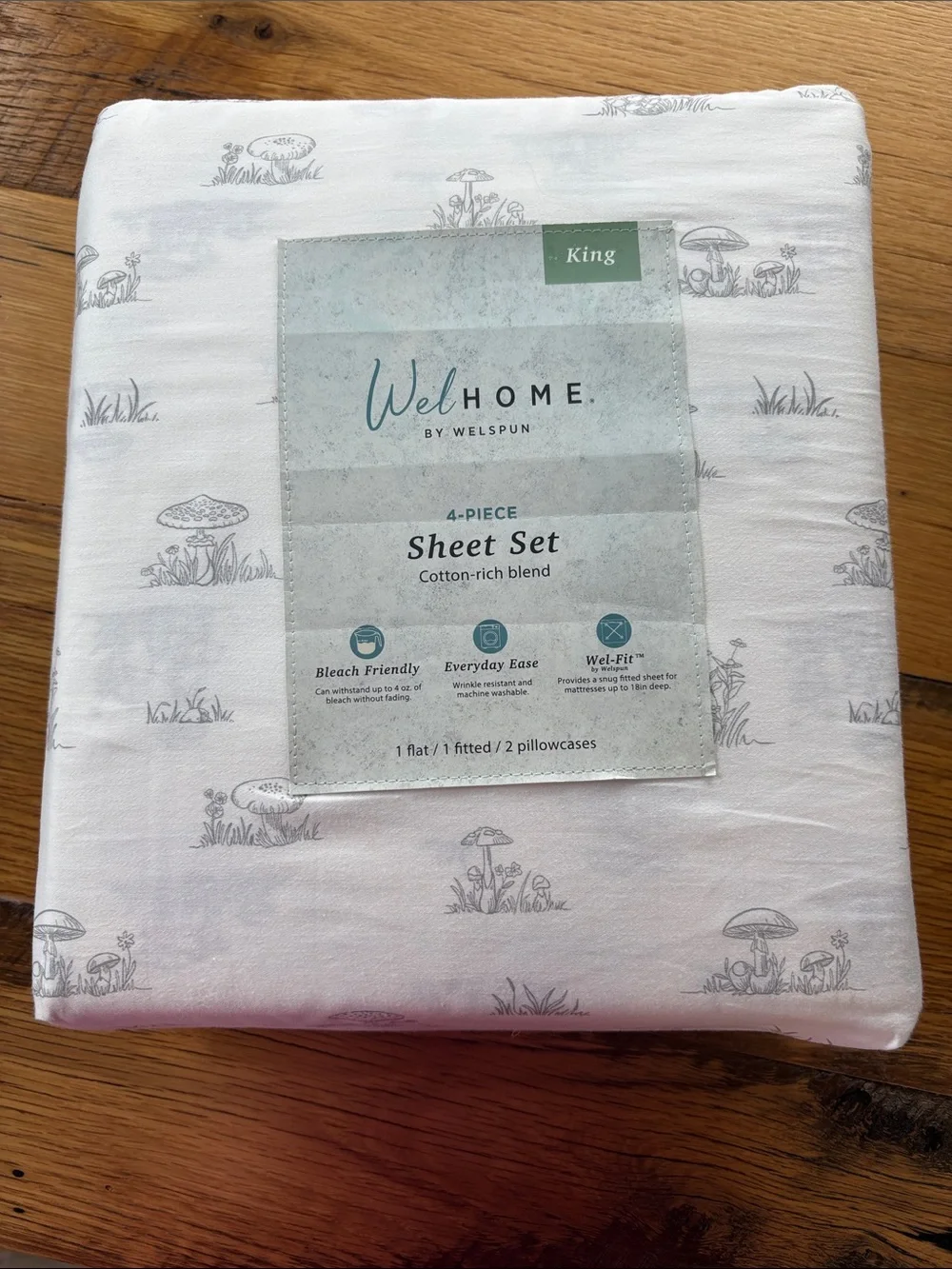 Welhome by welspun King Sheet Set in White with Gray Mushroom Print